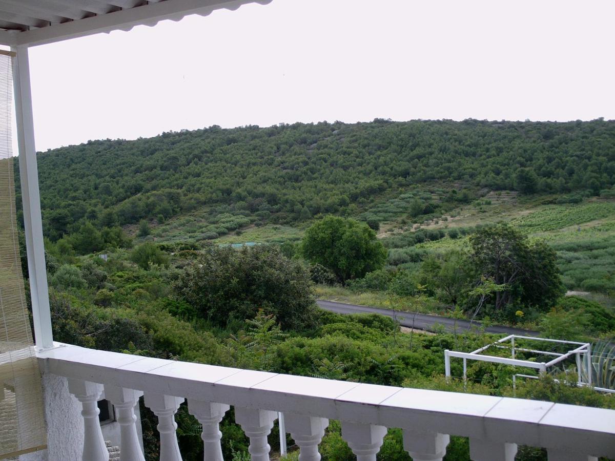 Apartments Elena & Damir Vis Exterior photo
